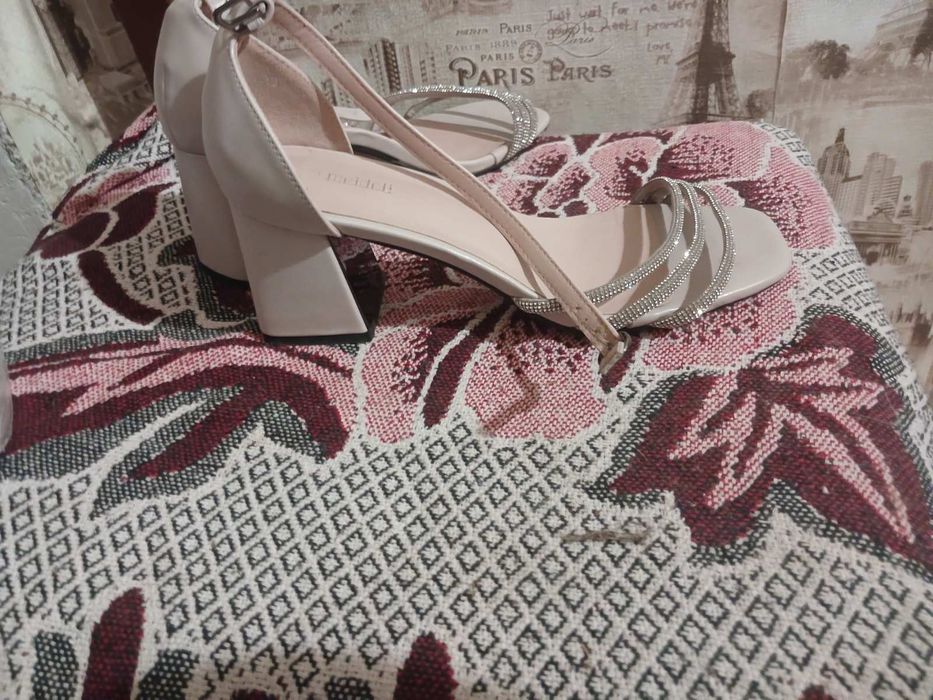 Босонiжки 40 розмір