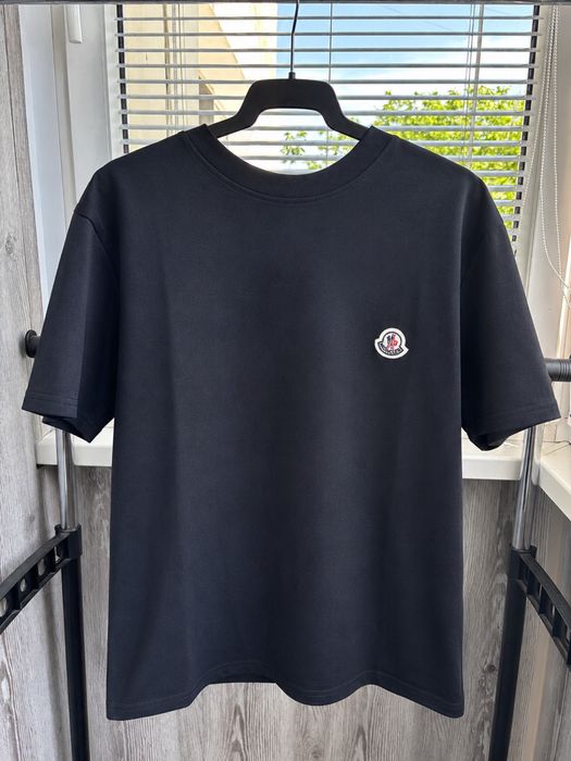 Продам футболку moncler