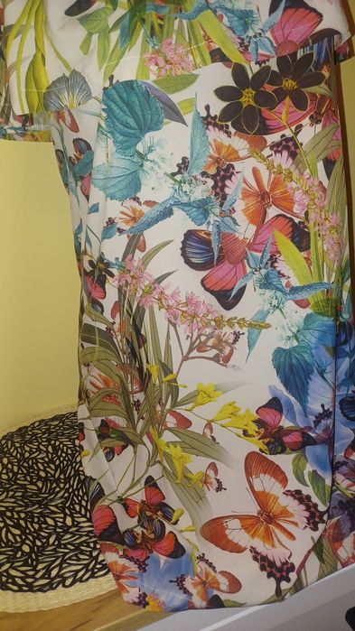 Piękna letnia sukienka łódeczka