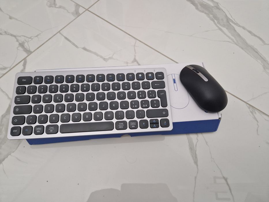 Bezprzewodowa klawiatura plus mysz powystawowa