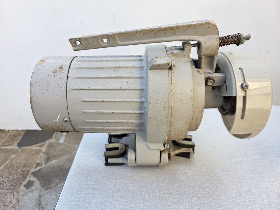 Motor de Embraiagem para Máquina de Costura Industrial – 400W / 220V