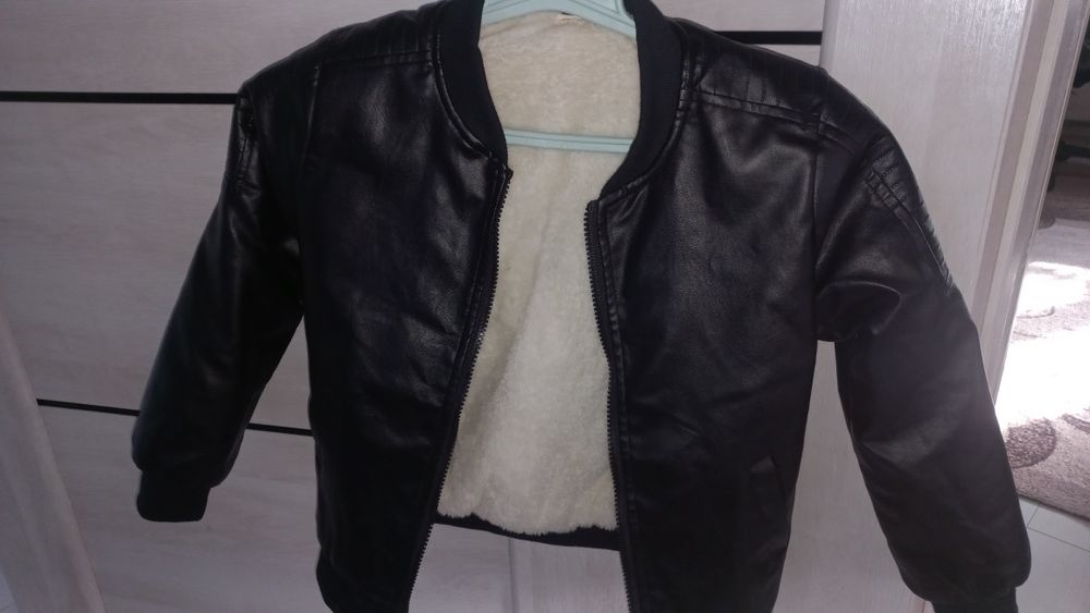 Куртка осінь весна