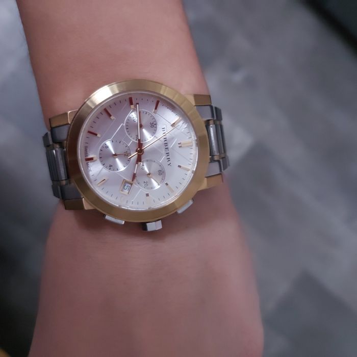 наручний годинник  Burberry