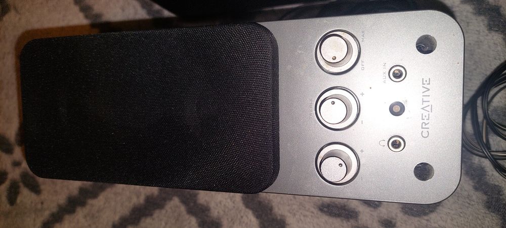 Zestaw głośników Creative.