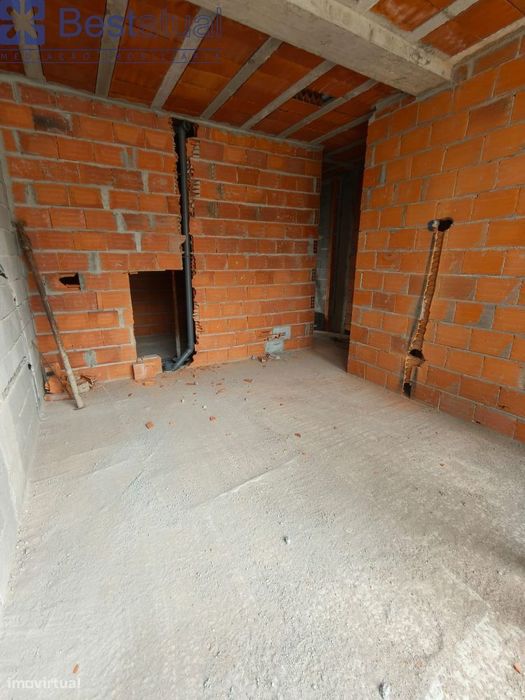 Moradia T 3 em fase de construção - Ótimos Acabamentos