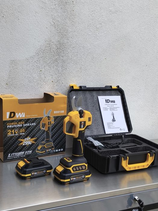 Tesoura de Poda eléctrica a bateria com 25mm ponta e bateria 21V DW
