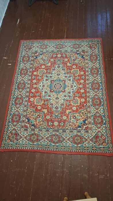 Продам два килими. 150×200 та 180×270