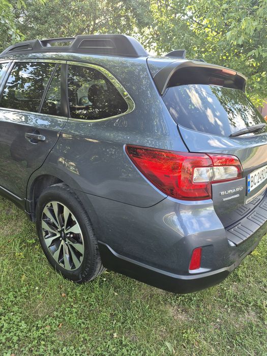 Автомобіль Subaru Outback