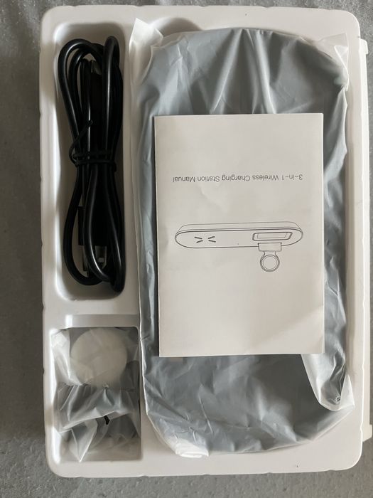 Stacja dokująca, ładowarka iPhone 3 w 1