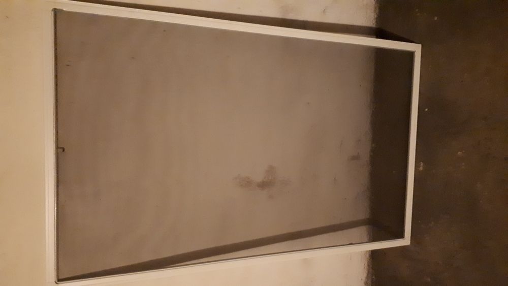 Siatka przeciw owadom w ramce