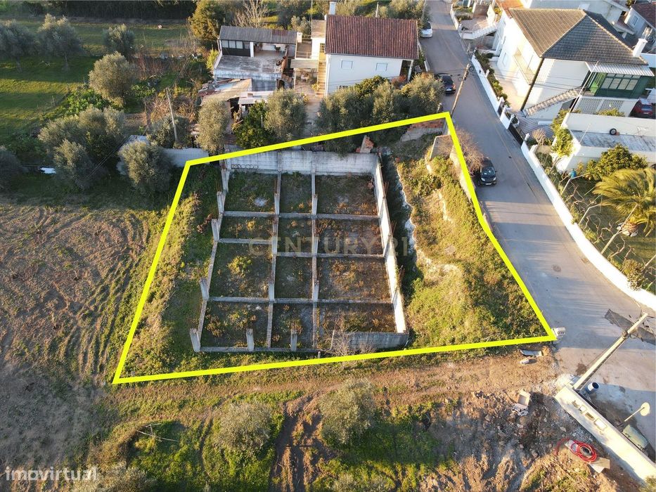 Lote de terreno  junto da futura estação de metro bus, com viabilidade