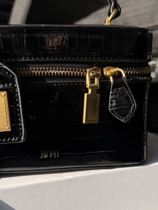 JW PEI cleo box SHAPE top HANDLE bag