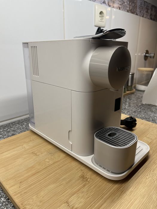 Nespresso Lattissima One De’Longhi Branca | A FUNCIONAR 100% | 99€