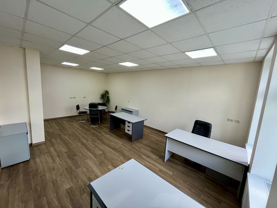 Офіс / Без комісії / 128 м2 / Парк Шевченка / Метро 5 хв. / Фасад