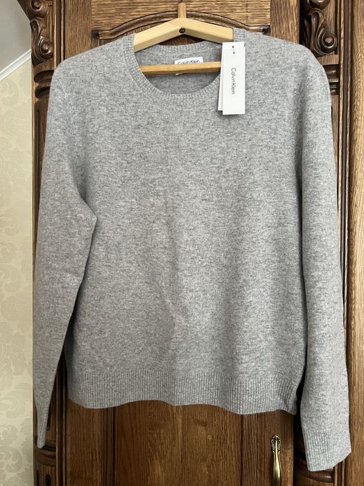 Светр чоловічий Calvin Klein.