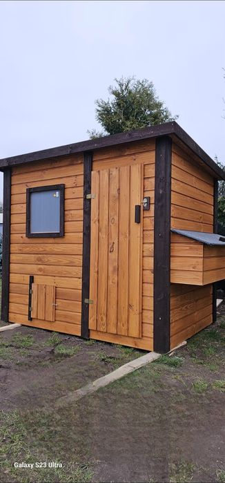 Drewniany domek dla ptaków