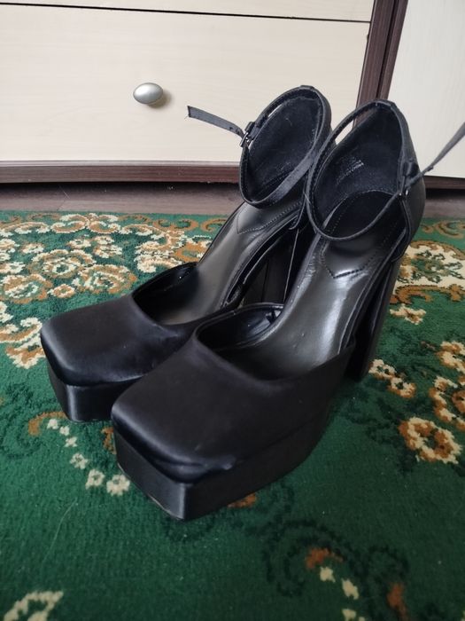 нереальні туфлі від zara