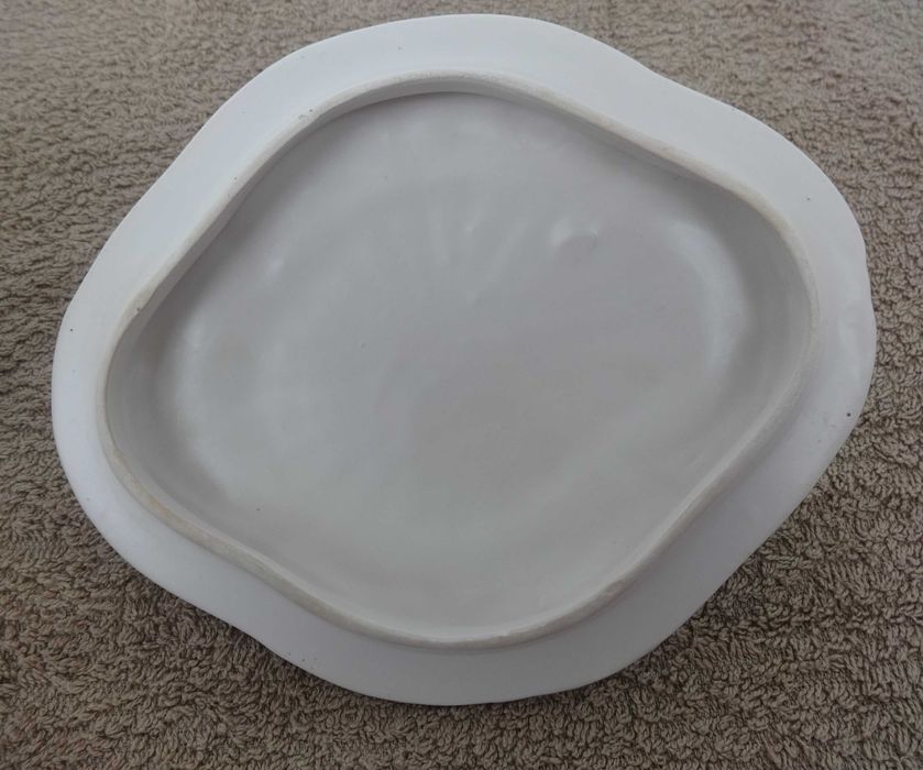 Boleira em Porcelana Branca Antiga