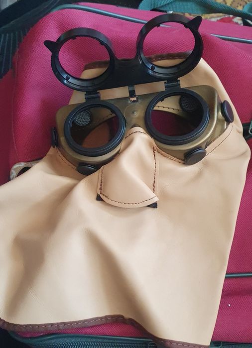 Przyłbica że skóry małpka nowa nie używana za połowę ceny okazja