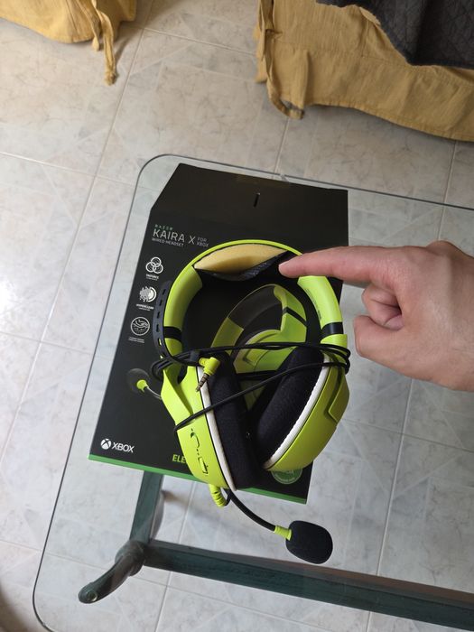 Auscultadores RAZER Kaira x XBOX (Over Ear - Microfone - Amarelo)