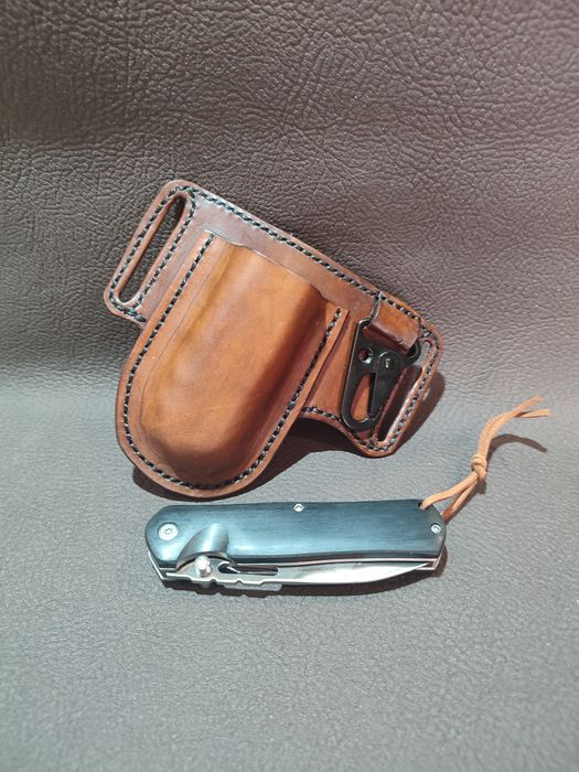 Navalha e coldre de cinto em couro