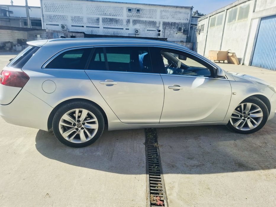Opel insignia sports tourer — photo 2