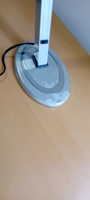 Lâmpada de mesa profissional prateada