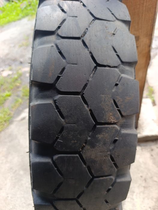 Шина 8,25/20 ...