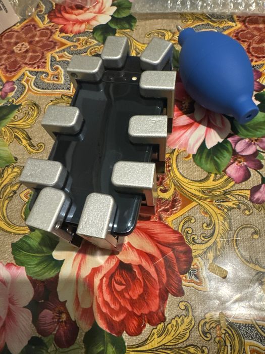 Крепление метал для планшетов и телефонов