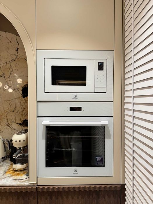 Kuchenka mikrofalowa Electrolux LMS4253TMW