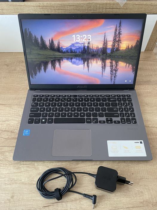 Laptop Asus x515M + ładowarka
