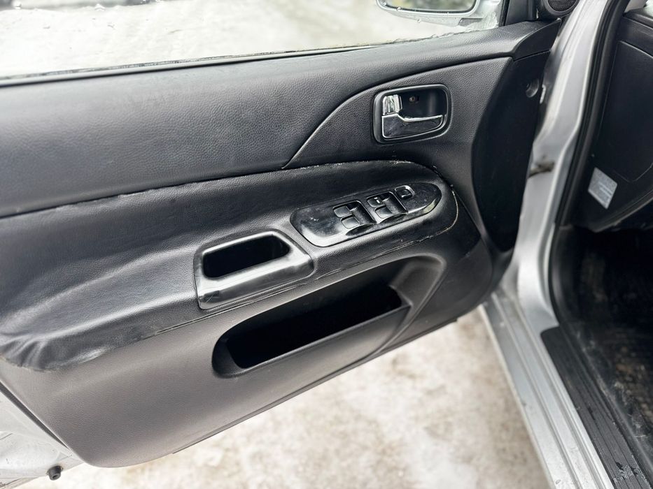 Mitsubishi Lancer 1,6 газ/бензин