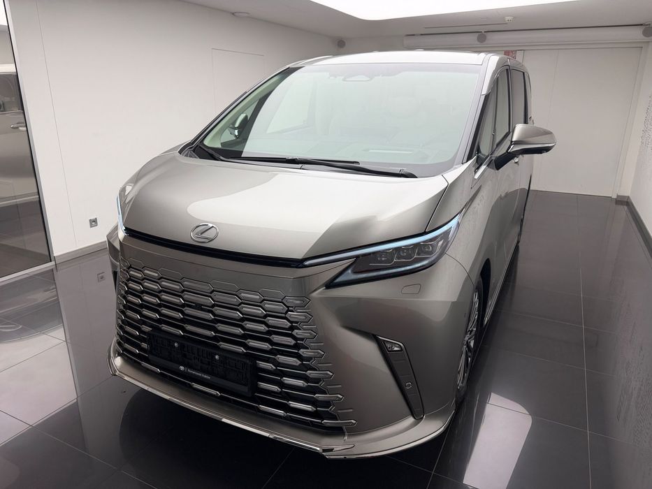 Lexus LM Lexus LM 7 os. Prestige, wyprzedaż rocznika 2025, ostatnie 2 sztuki!