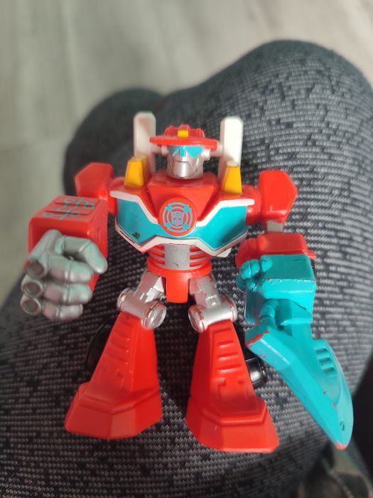 Figurka transformers , robot rescue