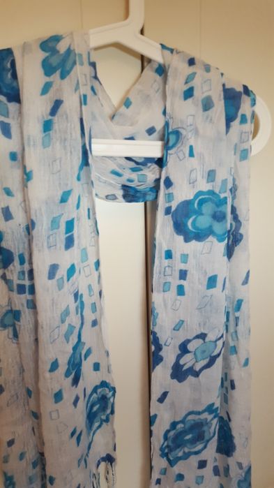 Echarpes várias com padrões