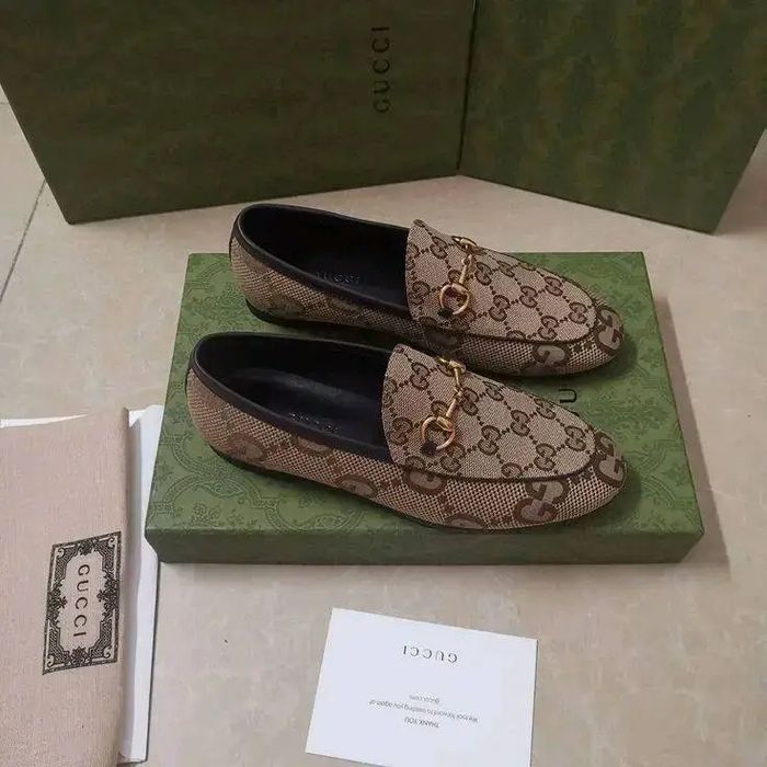 Sapatos novos tamanho 41