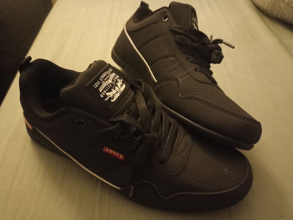 Buty Levi's rozm 43 sneakersy adidasy trampki