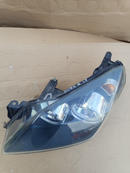 Lampa lewa przednia Opel Astra H