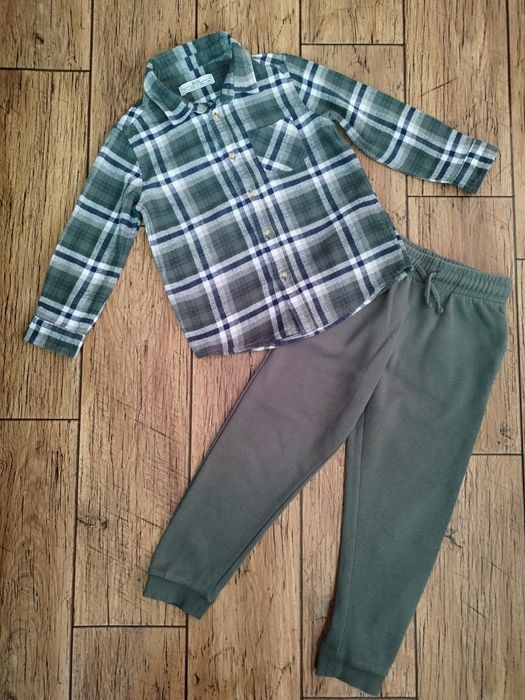 Фланелева сорочка, спортивні штани на флісі на 5-6 років