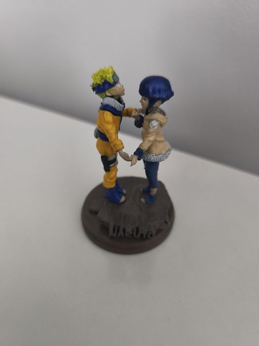 Figure Naruto e Hinata pintado a mão