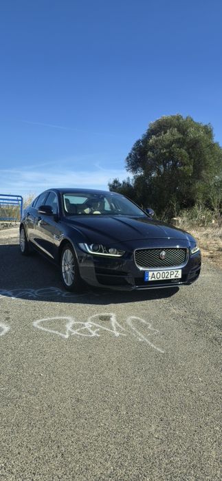 Jaguar Xe 2.0d Prestige — photo 2