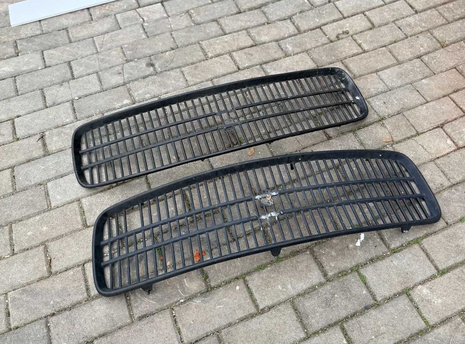 Grelhas Frontais Peugeot 404 carrinha e caixa aberta