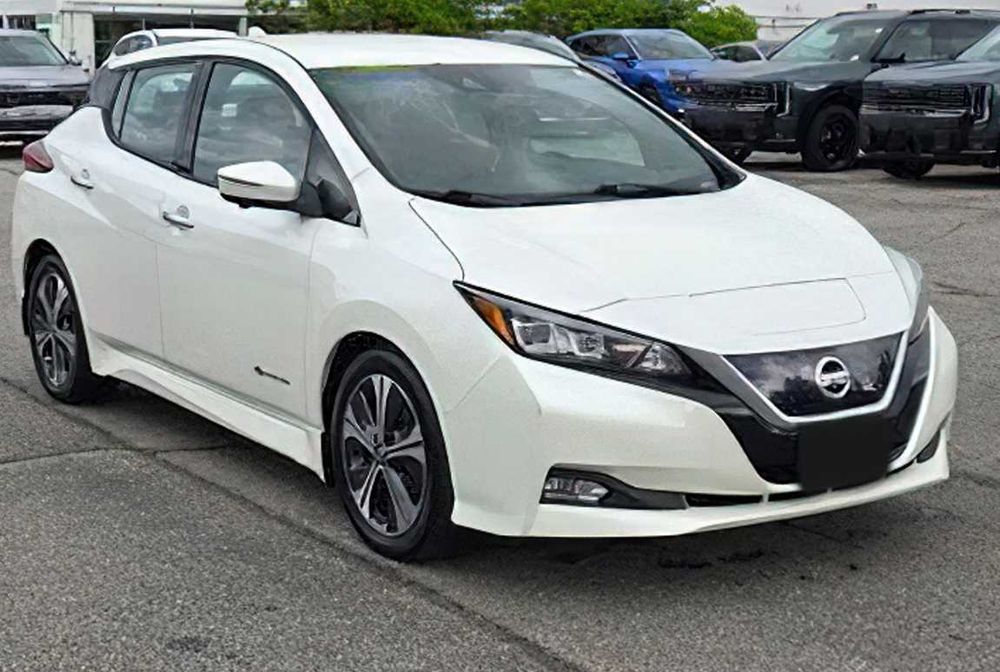 Nissan LEAF SV      2018