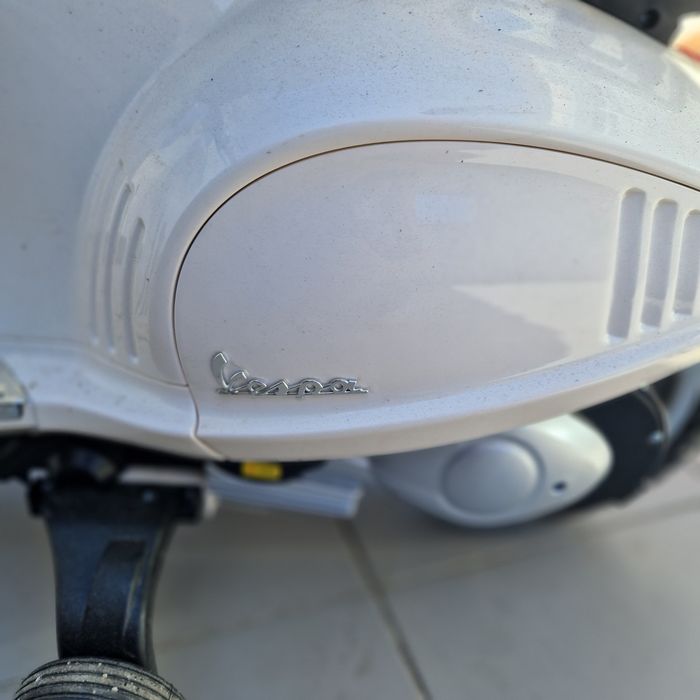 Vespa elétrica de criança