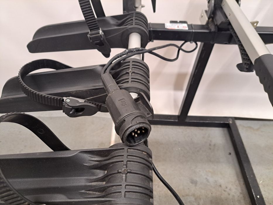 Bagażnik rowerowy Uebler X32-VW na hak, 3 rowery + torba,