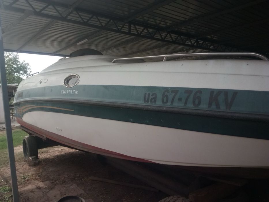 Катер пластиковий Crownline