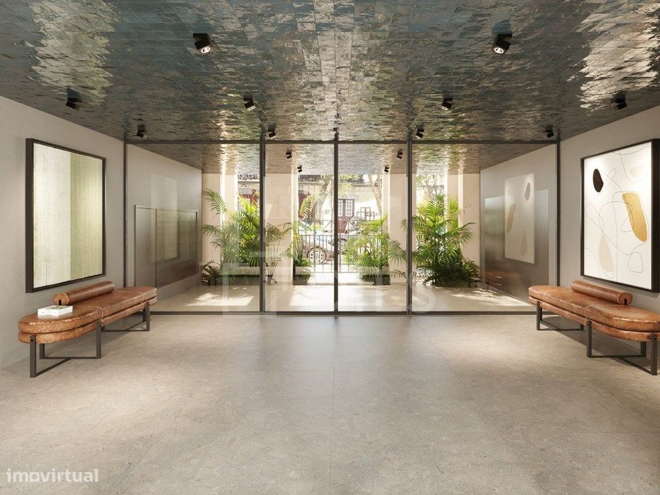 Apartamento T1 com estacionamento em condomínio com piscina e jardim