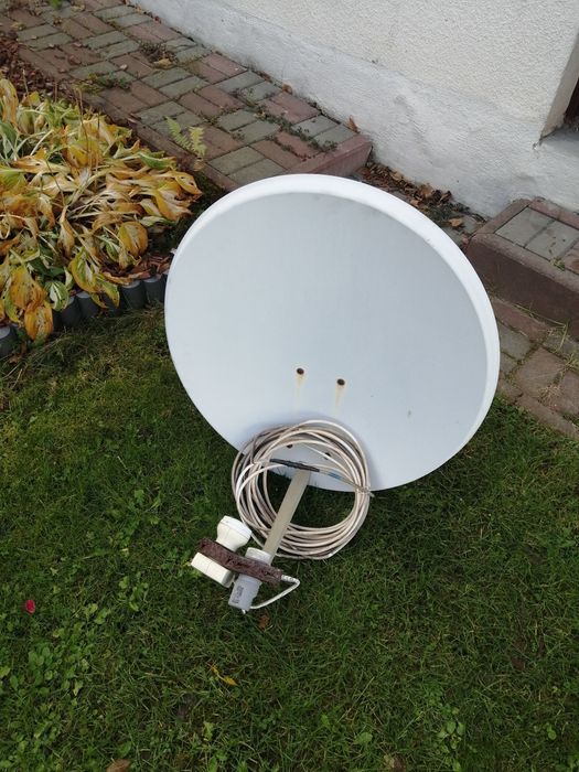 Antena satelitarna