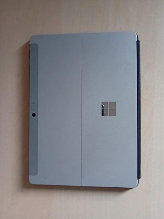 Laptop Microsoft Surface Go 2 / Stan bardzo dobry