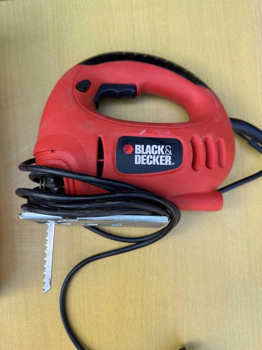 Електролобзик Black&Decker KS400EА